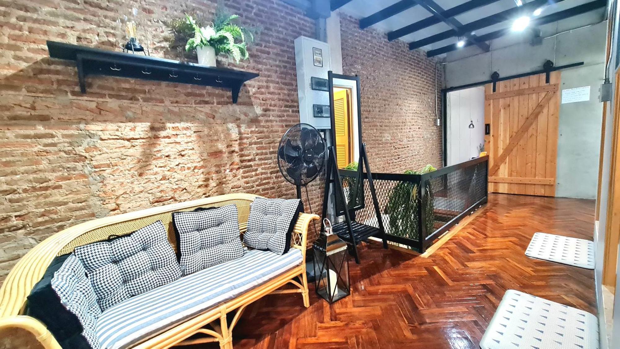 Meemaw'S House Hostel Банкок Екстериор снимка